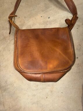 Vintage Coach brown tan leather purse